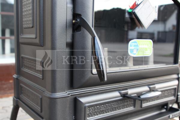 La Nordica Isetta s varnou platňou krb-pec