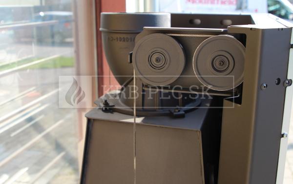 Kratki MBM 10 P BS G krbová vložka s výsuvnými dvierkami a rohovým pravým presklením krb-pec